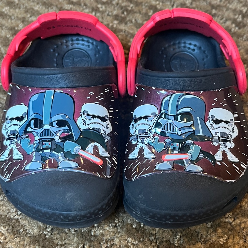 CROCS- STAR WARS- THE DARK SIDE- DARTH VADER- baby/TODDLER SIZE 4/5 EUC!!!